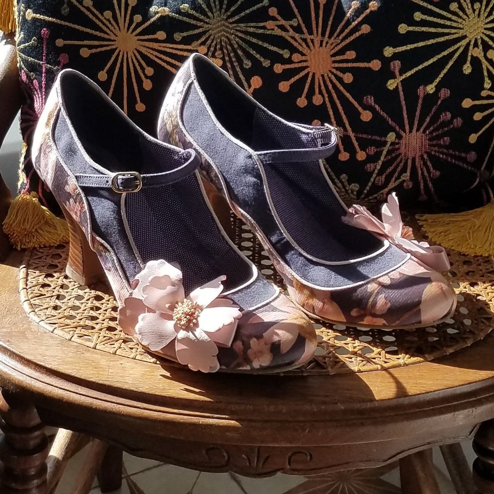Ruby Shoo Smoky Gray-Plum & Pink Floral Satin Suede Vintage Look Mary Jane Heels